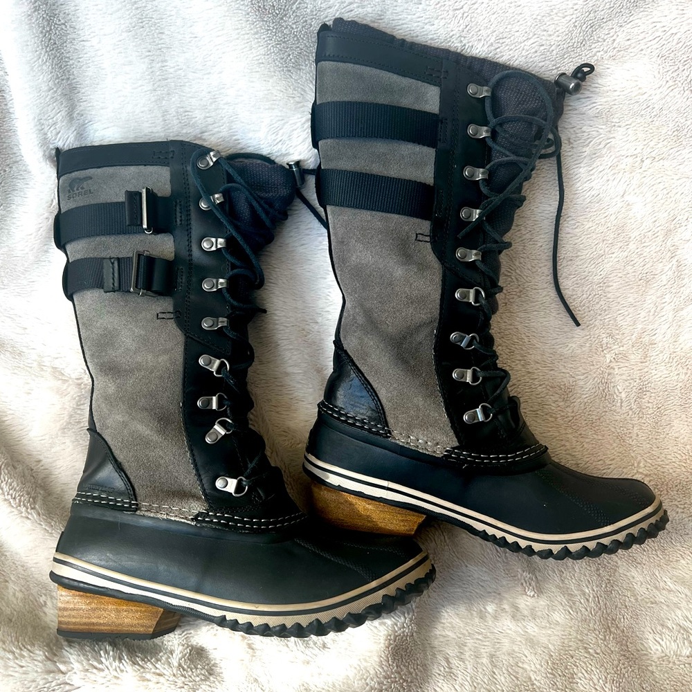 SOREL Women’s Conquest Carly li Snow Boot